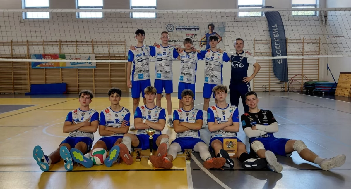Volley Sport: Kadeci zwyciężają w turnieju w Niepołomicach