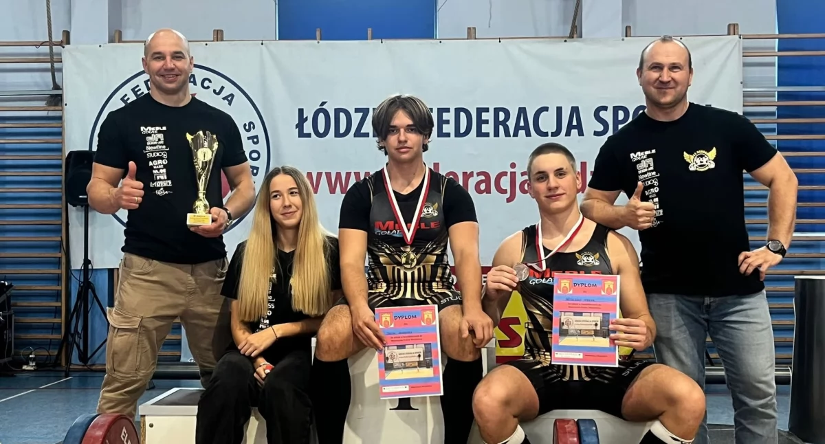 Eliminacje Mistrzostw Polski U15 w podnoszeniu ciężarów. Zawodnicy KS Herosi na podium