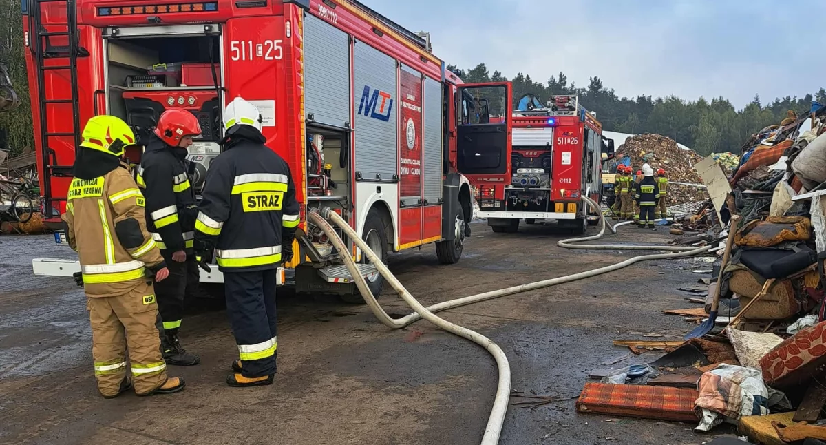 Pożar na składowisku odpadów w Stobiecku Szlacheckim. To był chemiczny samozapłon