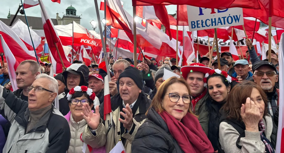 [ZDJĘCIA] Anna Milczanowska (PiS): - Jest nas bardzo dużo! Protestujemy przeciwko polityce Tuska!