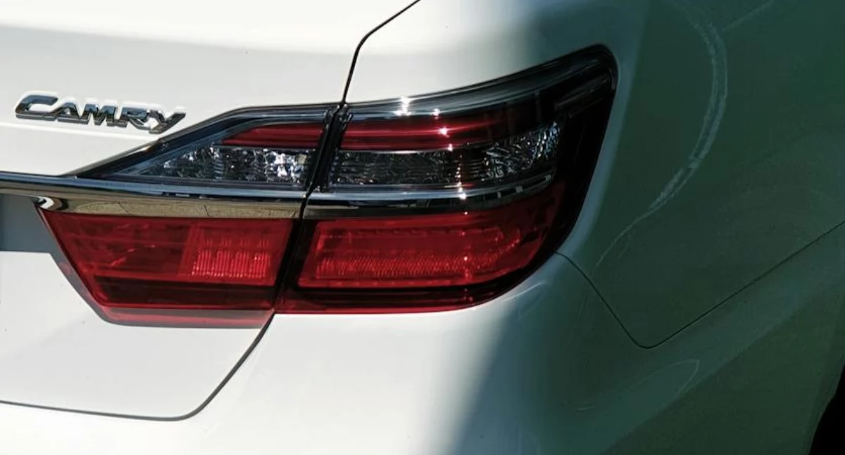 48-letni kierowca Toyoty spowodował kolizję na autostradzie A1. A w efekcie korek i utrudnienia w ruchu. Bo jechał zbyt szybko