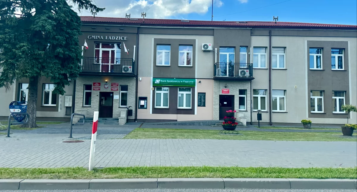 Ryneczek prosto od rolnika: mieszkańcy kupią świeże produkty od lokalnych producentów pod Urzędem Gminy w Ładzicach