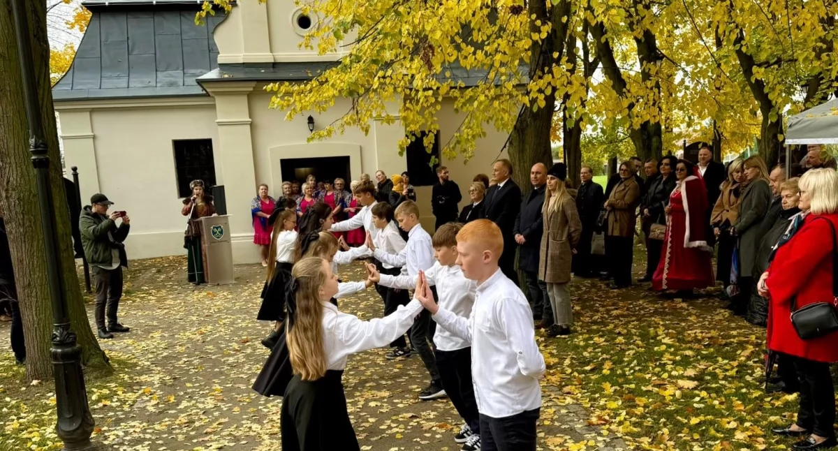 Odrestaurowany XVIII-wieczny Lamus w Gorzędowie uroczyście otwarty