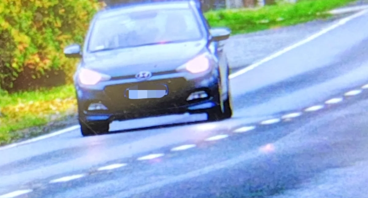 Dwie kobiety straciły prawo jazdy za jazdę ponad 100 km/h w terenie zabudowanym w gminie Dobryszyce