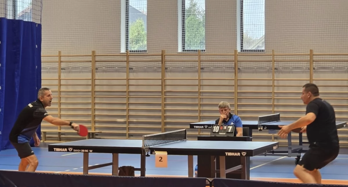 TKS Kamieńsk z kolejnymi punktami w lidze tenisa stołowego – wygrane pierwszej i trzeciej drużyny