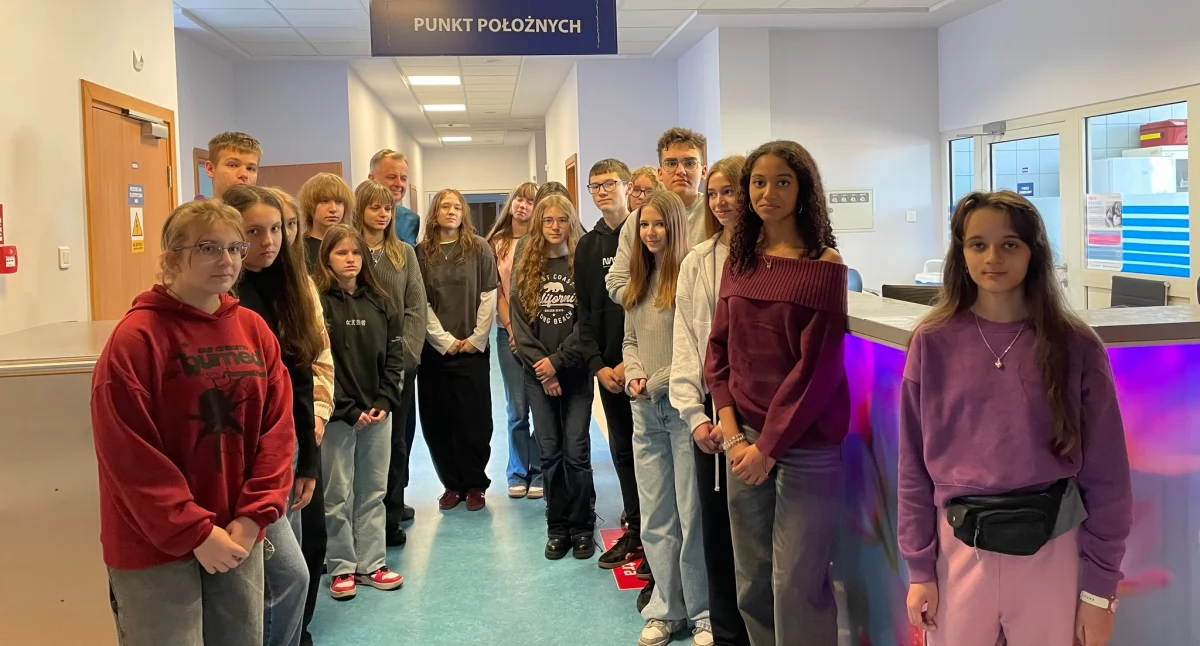 Kolejni uczniowie poznają specyfikę oddziału ginekologiczno-położniczego. Tym razem Szpital Powiatowy gościł uczniów II LO