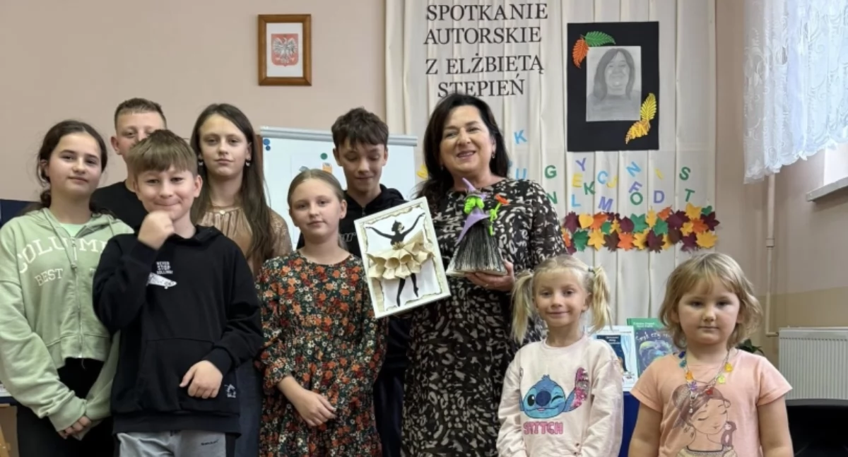 Magia słowa i natury: spotkania z pisarką Elżbietą Stępień w Kamieńsku i Gorzędowie dla najmłodszych czytelników