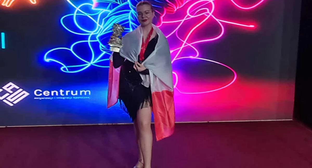 Aleksandra Kowalczyk z II LO wytańczyła 2. miejsce w Mistrzostwach Świata International Dance Federation IDF w Tańcu Sportowym 2025