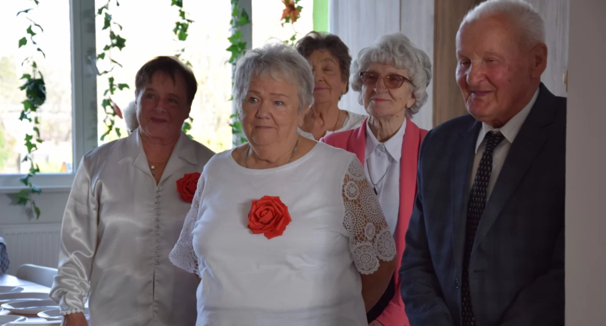 Dzień seniora w Dziennym Domu „Senior+” przy ul. Sadowej. Uczestnicy zajęć przygotowali program artystyczny