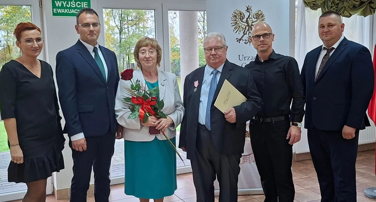 Osiemnaście par z gminy Lgota Wielka świętowało Złote Gody podczas uroczystości w Wiewiórowie