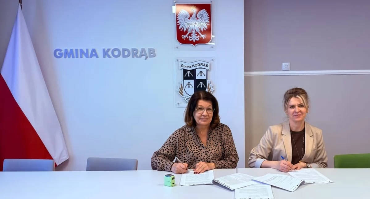 Gmina Kodrąb podpisała umowy na budowę instalacji OZE o wartości ponad 7,7 mln zł