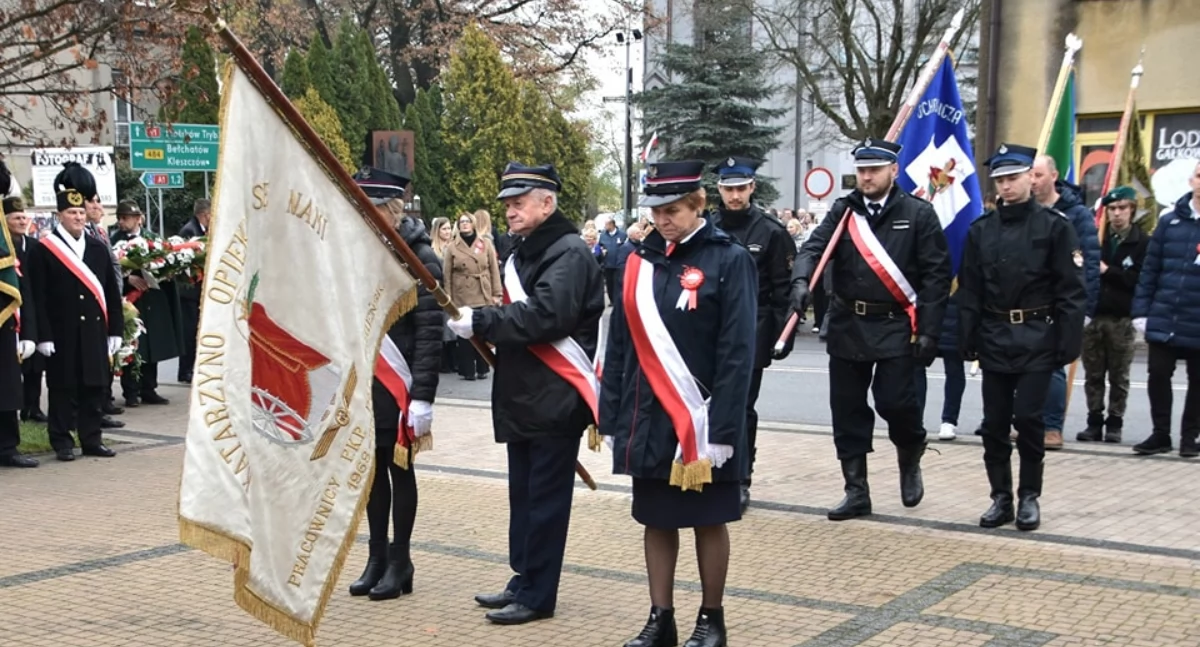 Kamieńsk świętował 107. rocznicę odzyskania niepodległości – koncerty, msza i ognisko patriotyczne