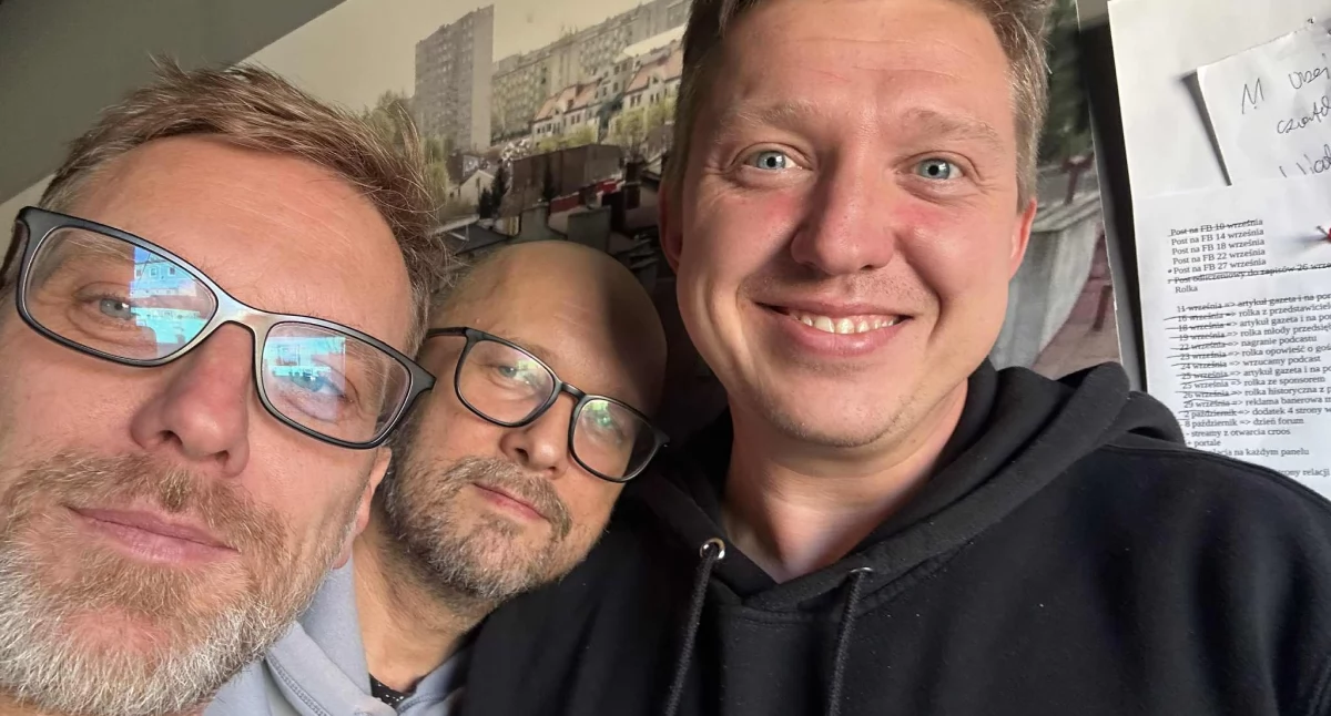 Jaki sygnał wysyła władza, robiąc sobie zdjęcia z osobą nie wykonującą wyroków? [podcast Redakcyjne Kolegium Wyborcze]