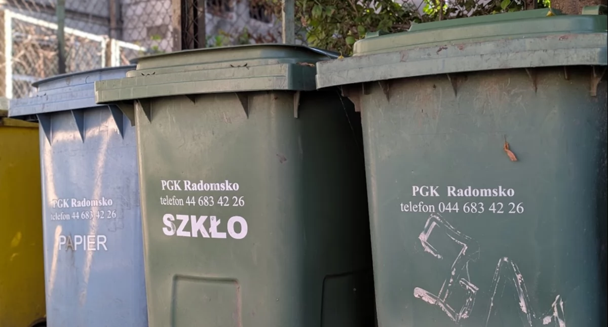 Śmieci od sasa do lasa. Kto sprawdza, czy mieszkańcy bloków i kamienic segregują odpady? 