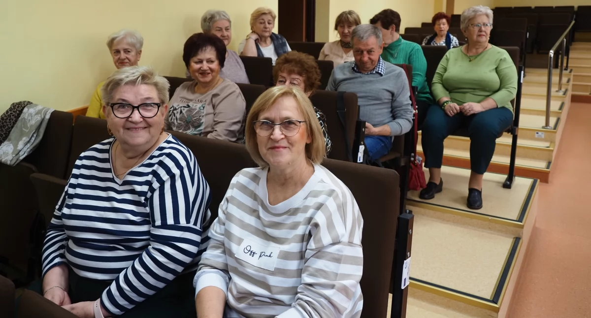 Tydzień Seniora w Przedborzu. Profilaktyka zdrowotna i spotkanie z poezją Elżbiety Stępień dla uczestników Klubu Senior+