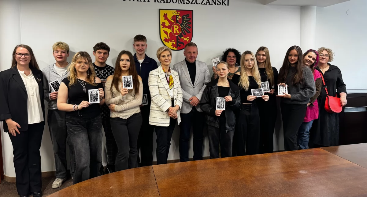 Podsumowanie projektu stowarzyszenia Strefa Styku. To w Borzykowie było o celibacie księży