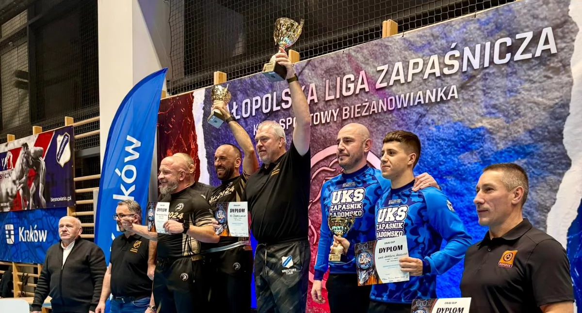 MLZ FINAL CUP 2025 w Krakowie. Zawodnicy UKS-u Zapaśnik Radomsko wywalczyli osiem medali