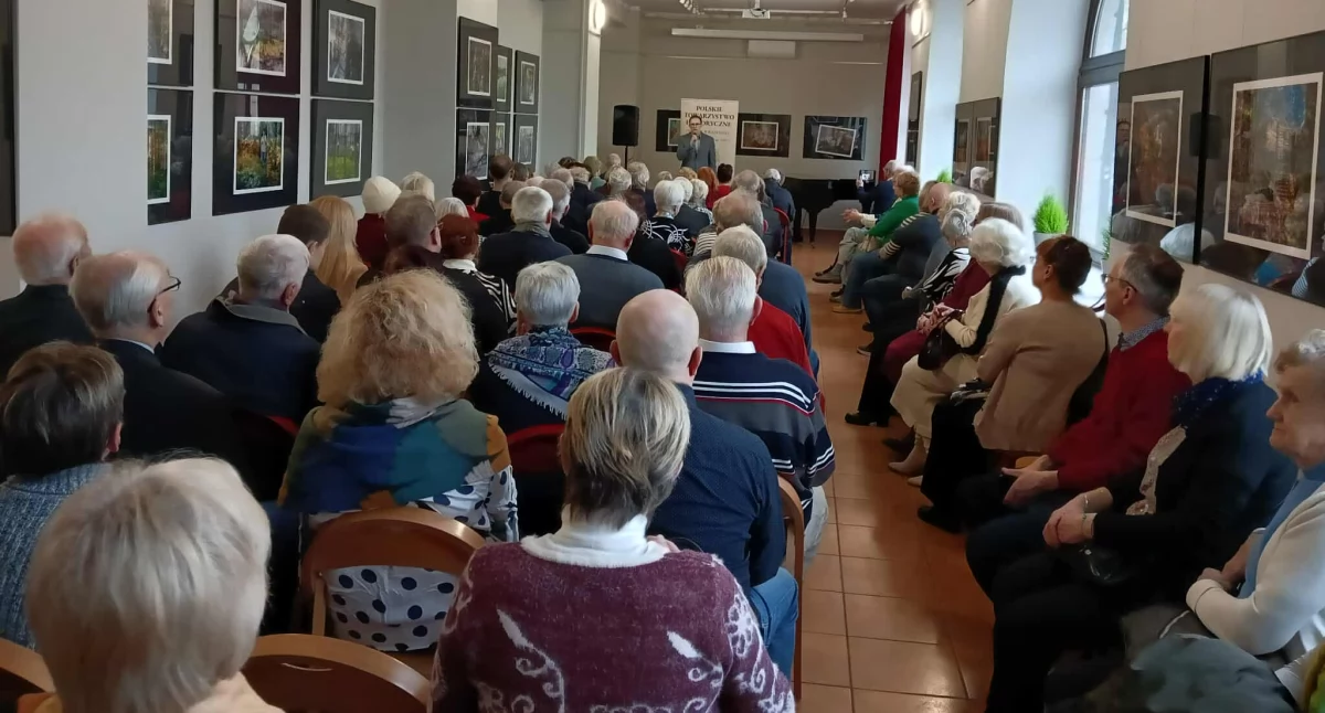 Promocja XXV tomu Zeszytów Radomszczańskich. W galerii Muzeum Regionalnego nie było wolnych miejsc