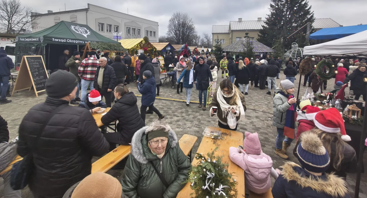 Przedborski Jarmark Bożonarodzeniowy. Chętnych do świętowania w centrum miasta nie brakowało