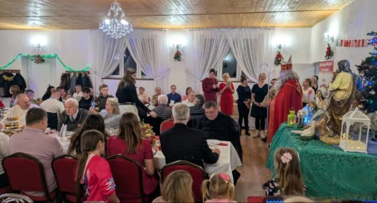 Wigilia Wiejska w Pukarzowie. Do świetlicy przyszło ponad 100 mieszkańców wsi