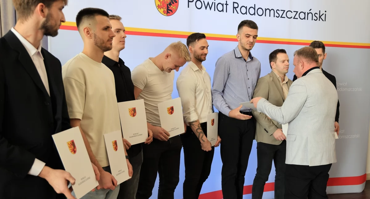 Najlepsi sportowcy i trenerzy powiatu nagrodzeni 