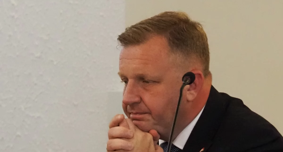 Radni chcą podnieść pensję staroście. Niespodziewana wrzutka na przedświątecznej sesji