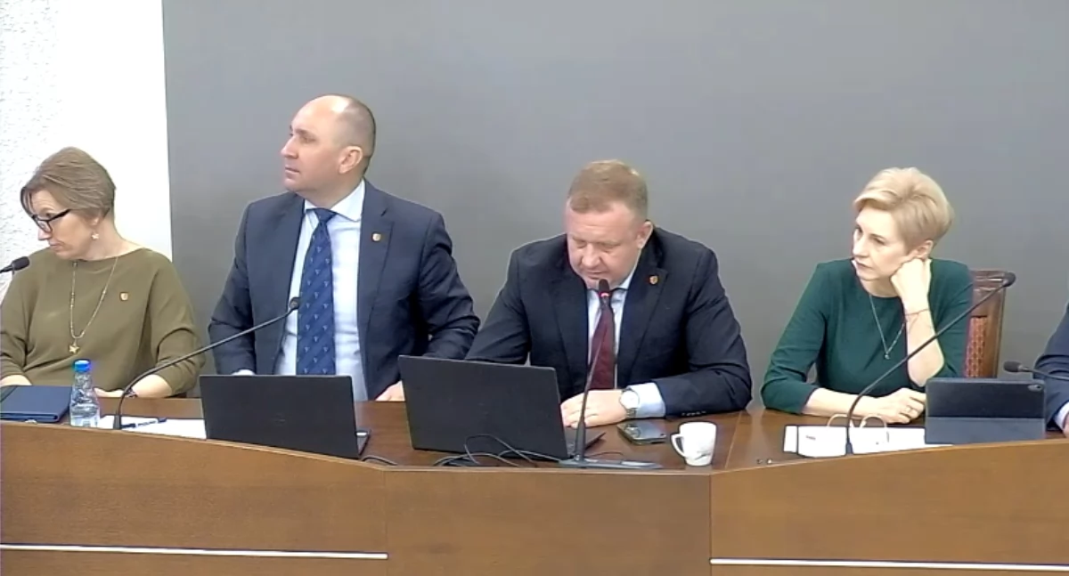 Budżet powiatu uchwalony. Nadwyżka ponad 9 milionów. Opozycja chwali - jest lepszy niż rok temu. Ale jest też ale