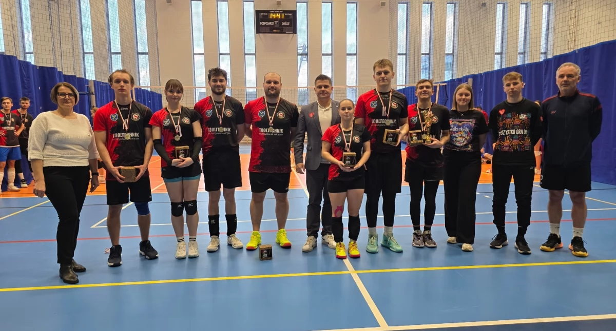  GKS Kamieńsk zwycięzcą turnieju piłki siatkowej o Puchar Burmistrza. W ramach 34. Finału WOŚP sztabu w Kamieńsku