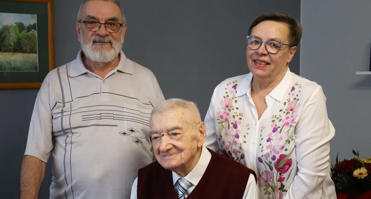 Marian Tadeusz Skupiński skończył 100-lat. Radomszczanin z wykształcenia jest męskim krawcem 