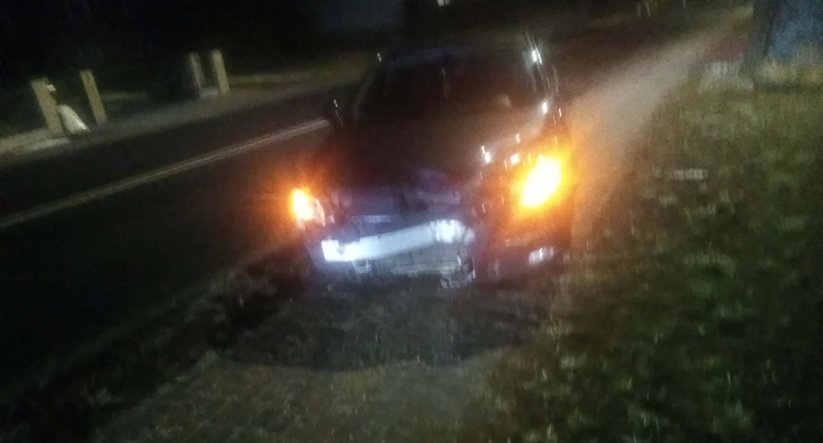 33-letni kierowca Opla wjechał w znak i bariery. Mężczyzna był kompletnie pijany