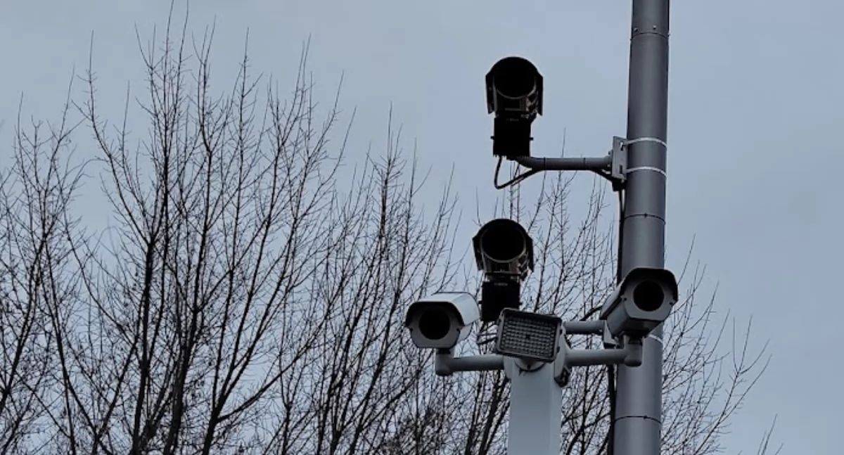 Niedowidzący miejski monitoring: może rozpoznać markę samochodu, ale tablice?