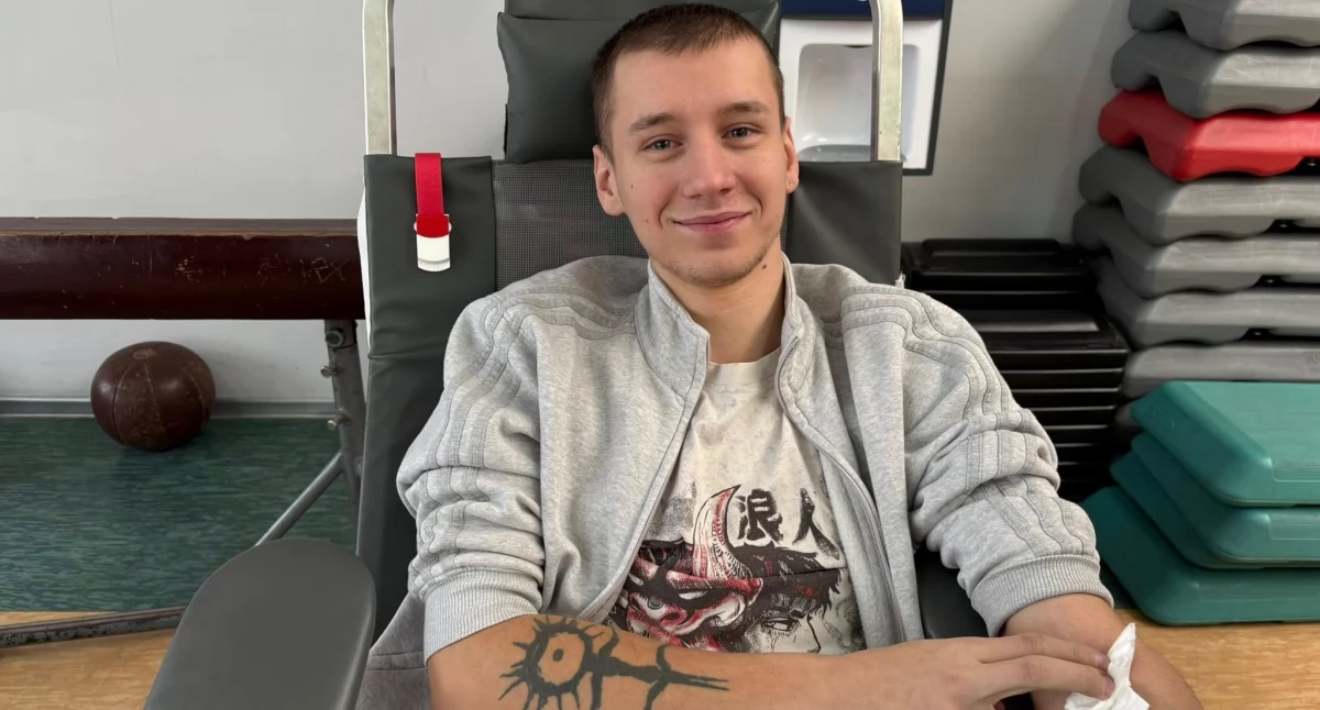 [ZDJĘCIA] Uczniowie Mechanika i Drzewniaka oddawali krew. Dla pana Marka, ojca jednego z absolwentów