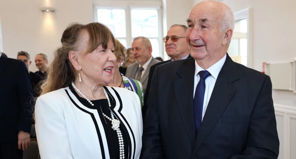 Uroczystość w USC. Dziesięć małżeństw odebrało „Medale za Długoletnie Pożycie Małżeńskie”