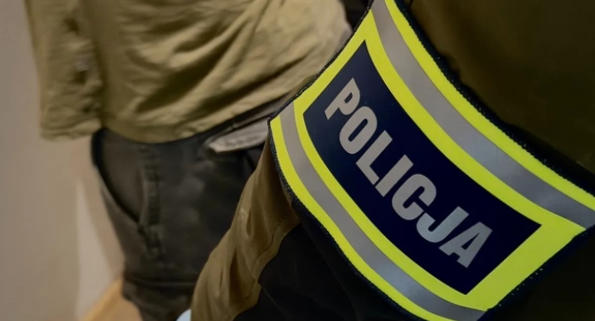 [WIDEO] 46-latek zatrzymany w Przedborzu. Odpowie za nielegalny hazard, narkotyki i broń palną