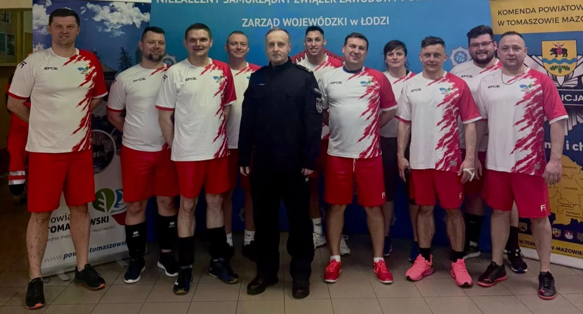 Policjanci z Radomska zagrali w III Turnieju Piłki Siatkowej o Puchar Komendanta w Tomaszowie Mazowieckim