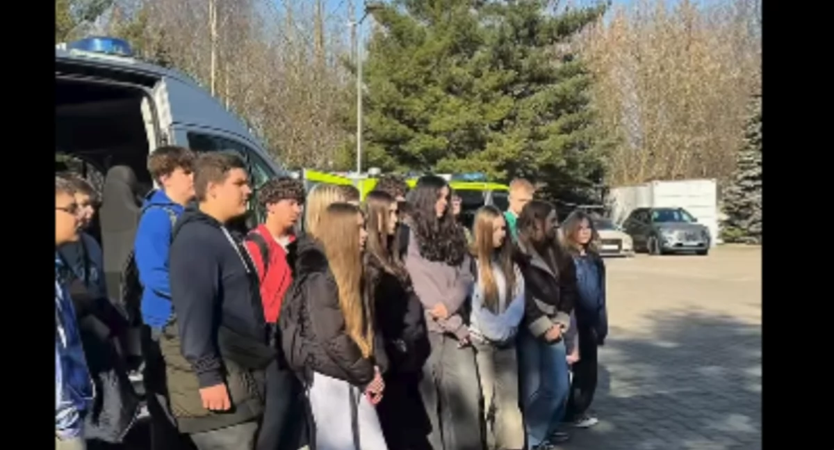 [WIDEO] Uczniowie ze Stobiecka Szlacheckiego odwiedzili radomszczańskich policjantów