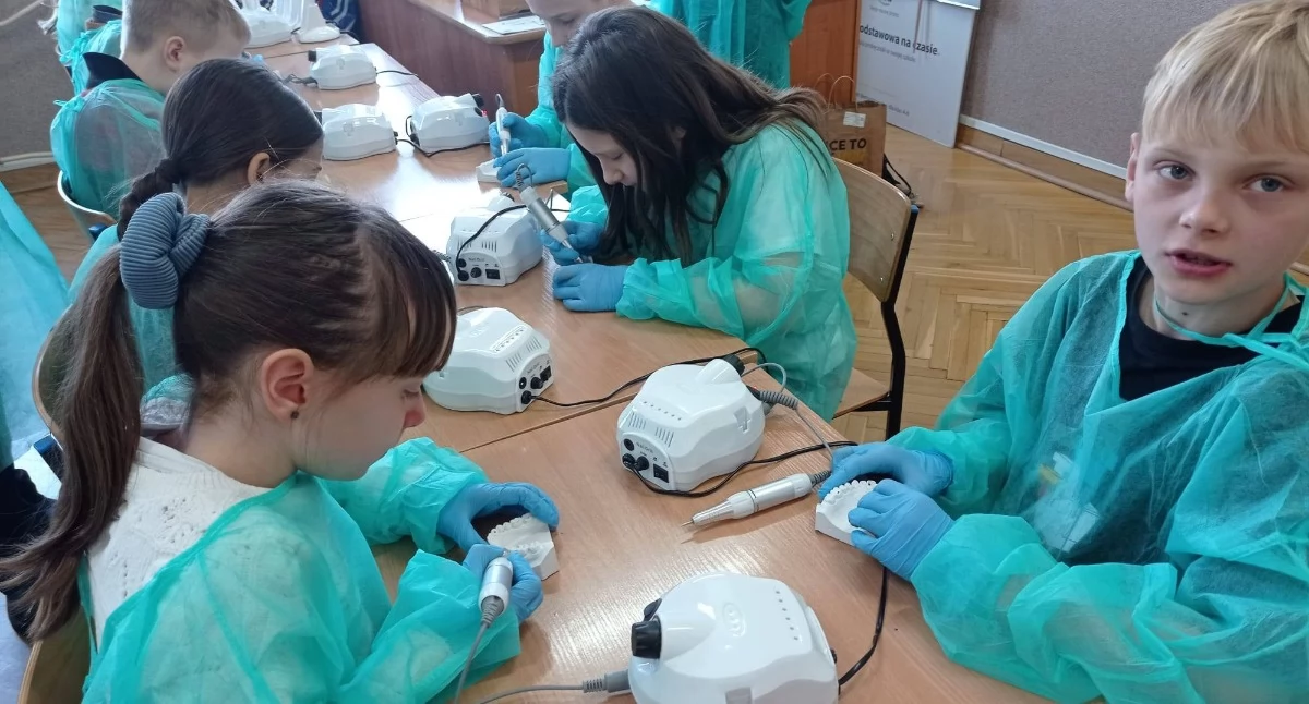 Dni Zdrowia w Czwórce. Na początek warsztaty stomatologiczne