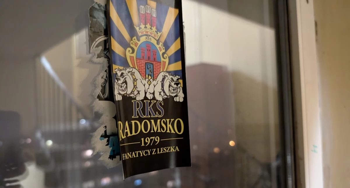 Czytelnik: - Wandale na Suchej Wsi malują przystanek. Ten, który pomalowało miasto. Za nasze pieniądze