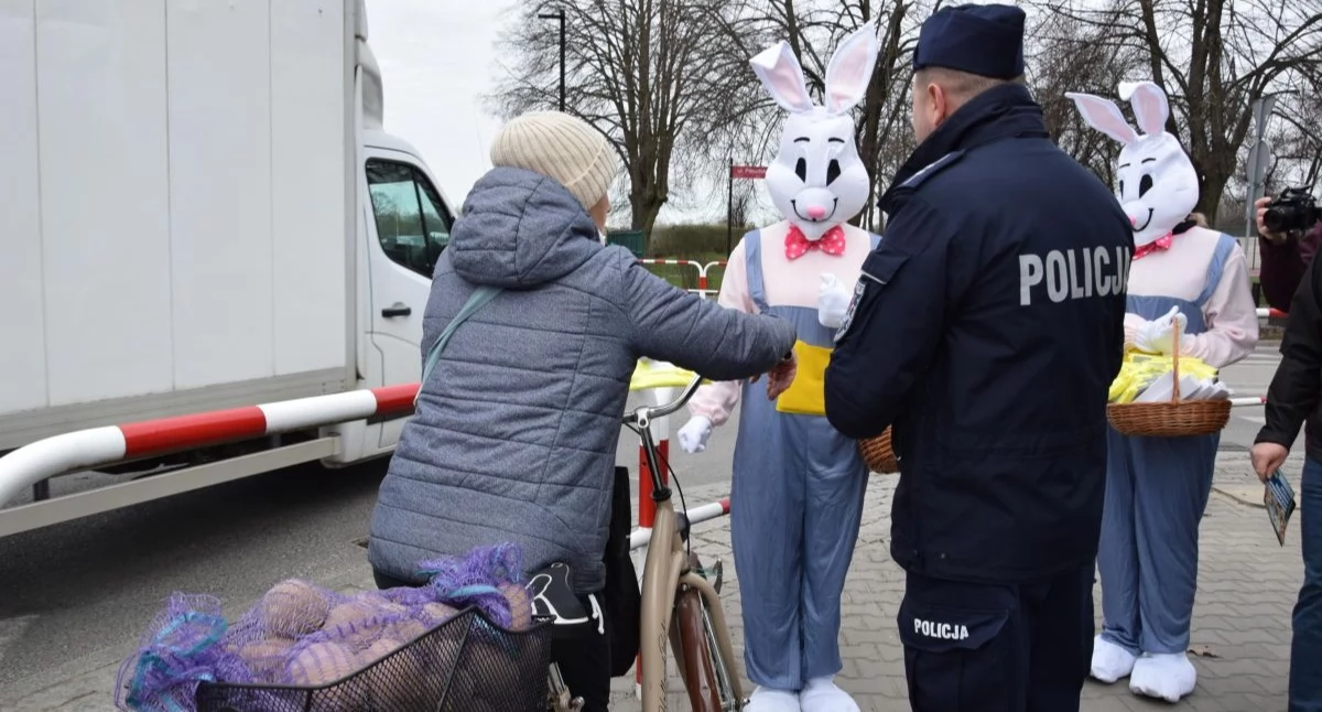 Miasto i radomszczańscy policjanci przypominają przed świętami o bezpieczeństwie i trzeźwości na drogach