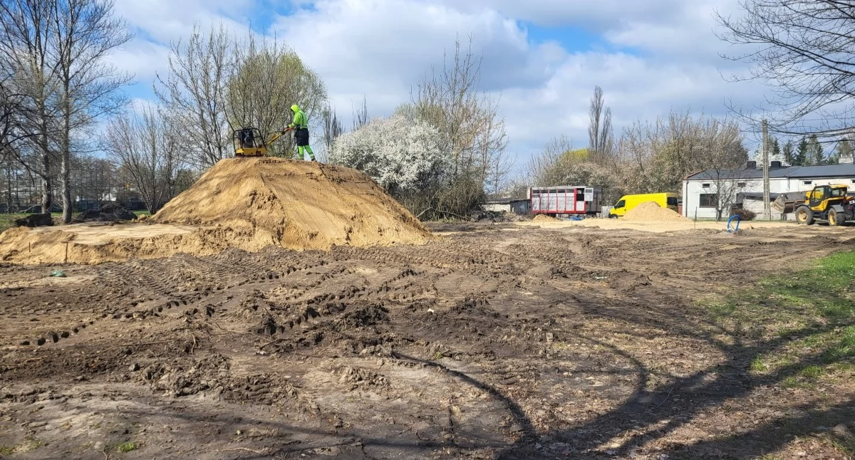 Trwa budowa Dirt Parku. Urząd miasta: - Będą hopki, zakręty i konkretna przestrzeń do treningu trików