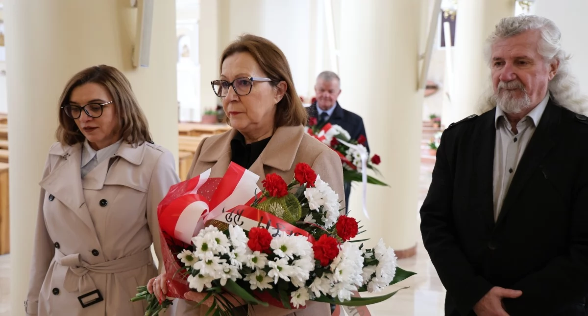 16. rocznica katastrofy smoleńskiej. Anna Milczanowska i Waldemar Zasada oddali hołd