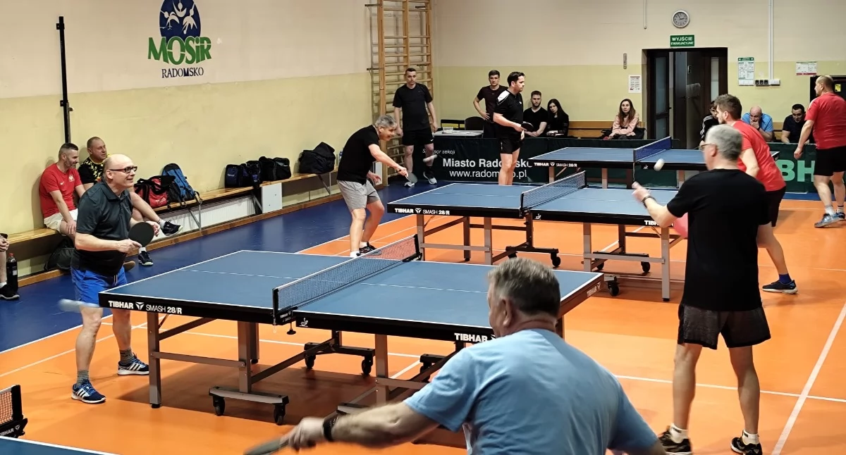 VIII Turniej Tenisa Stołowego. Najlepszym zawodnikiem Marcin Gałkowski