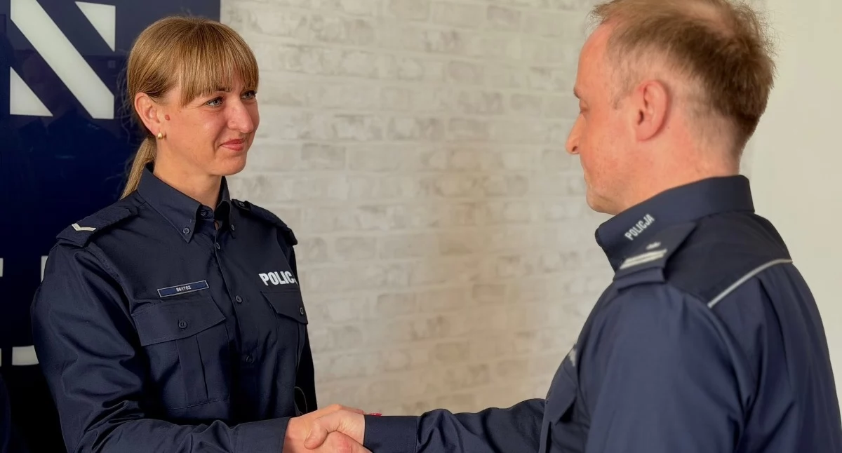 Uroczyste wręczenie awansów. - Funkcjonariusze, obejmując stopień sierżanta, wkroczyli do korpusu podoficerów policji