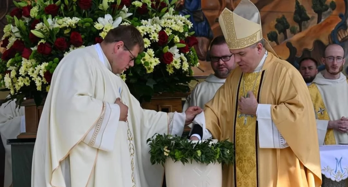 Przeor klasztoru zaprasza na kąpiółkę figurki Matki Bożej Gidelskiej. Nie możesz wziąć udziału? Będzie transmisja
