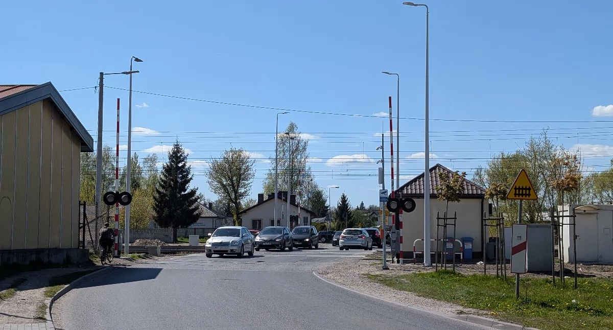 Czytelniczka: - Wiecie, że w Radomsku zwolnią dróżników? PKP: - Nie zwolnią, będą pracować na innych stanowiskach. I wyeliminujemy ryzyko ludzkiego błędu