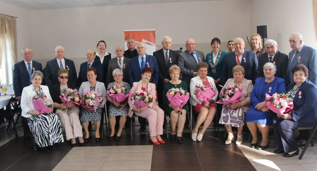 Złote gody w gminie Ładzice. Jubilaci odebrali Medale za Długoletnie Pożycie Małżeńskie