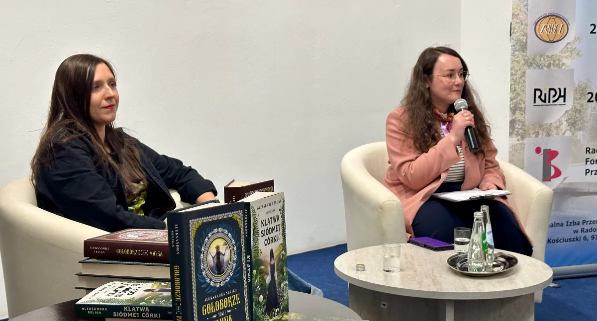 Aleksandra Seliga gościła w radomszczańskiej bibliotece. Pisarka mówiła m.in. o słowiańszczyźnie i swojej pasji do literatury