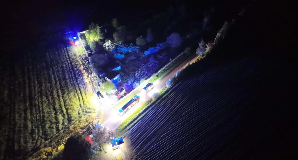 Nocny pożar składowiska odpadów w Dmeninie. W akcji jedenaście jednostek straży