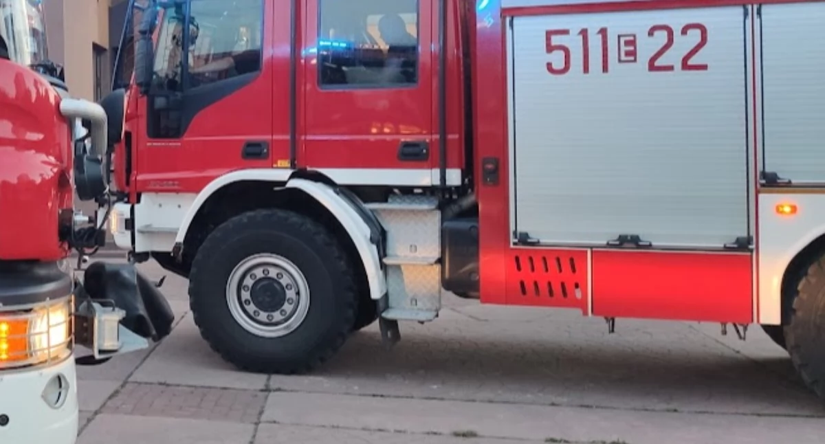 90-latka nie była w stanie otworzyć drzwi. Opiekunka wezwała pomoc