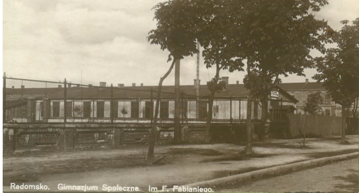 Pierwsze Liceum: Nowoczesna szkoła kategorii [Historia według Nowaka] 